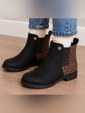 Girls size 3 Michael Kors Black and Brown Logo Boots